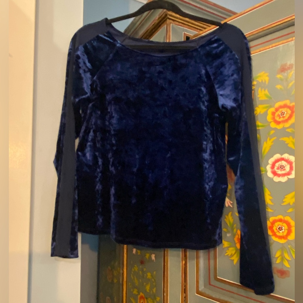 Only Hearts, navy blue, velvet blouse with mesh on sleeves